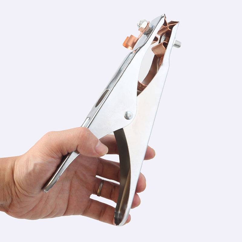 Dutch style grounding clamp